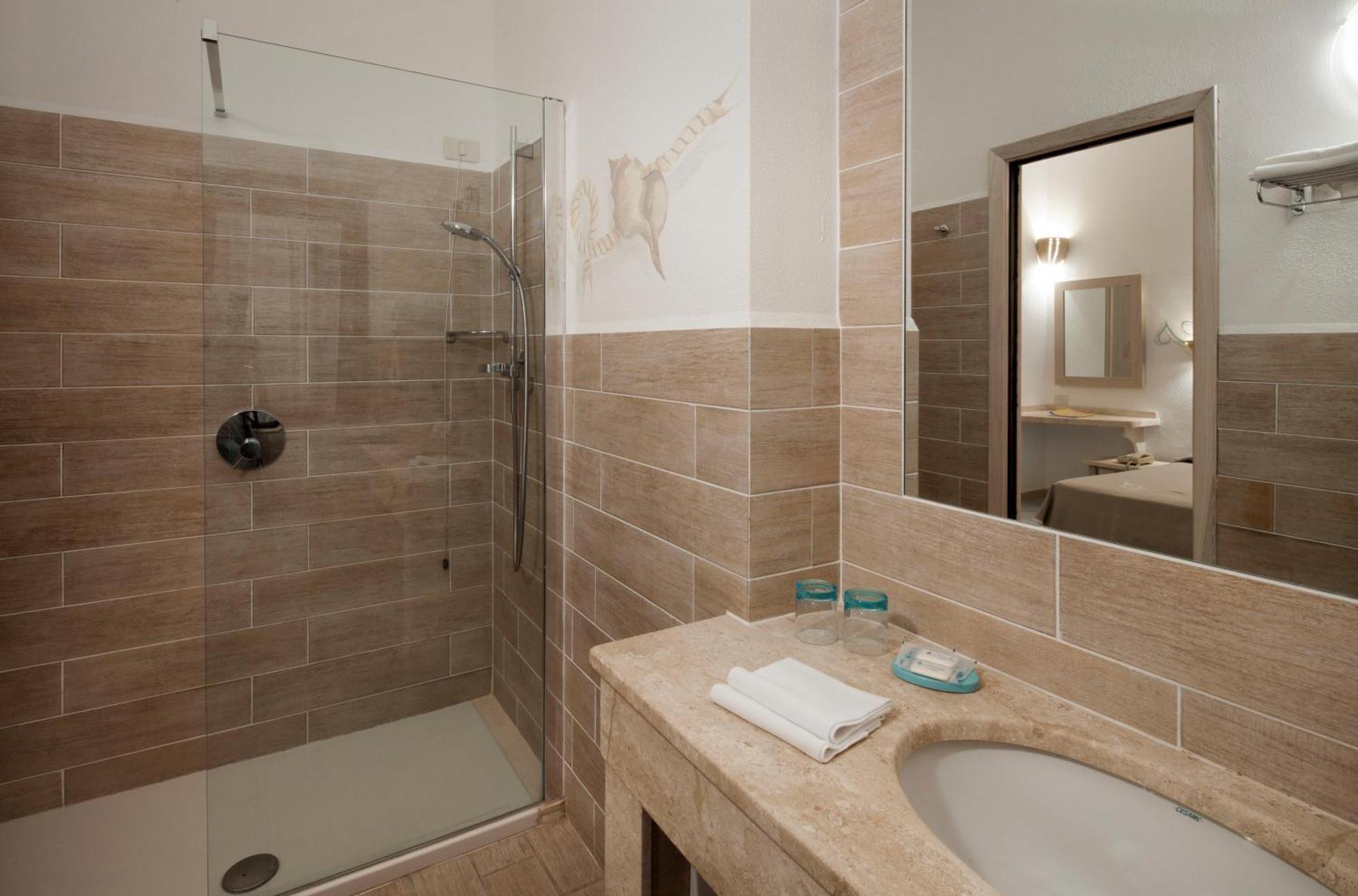 Economy Double or Twin Room,1594676533:JPEG