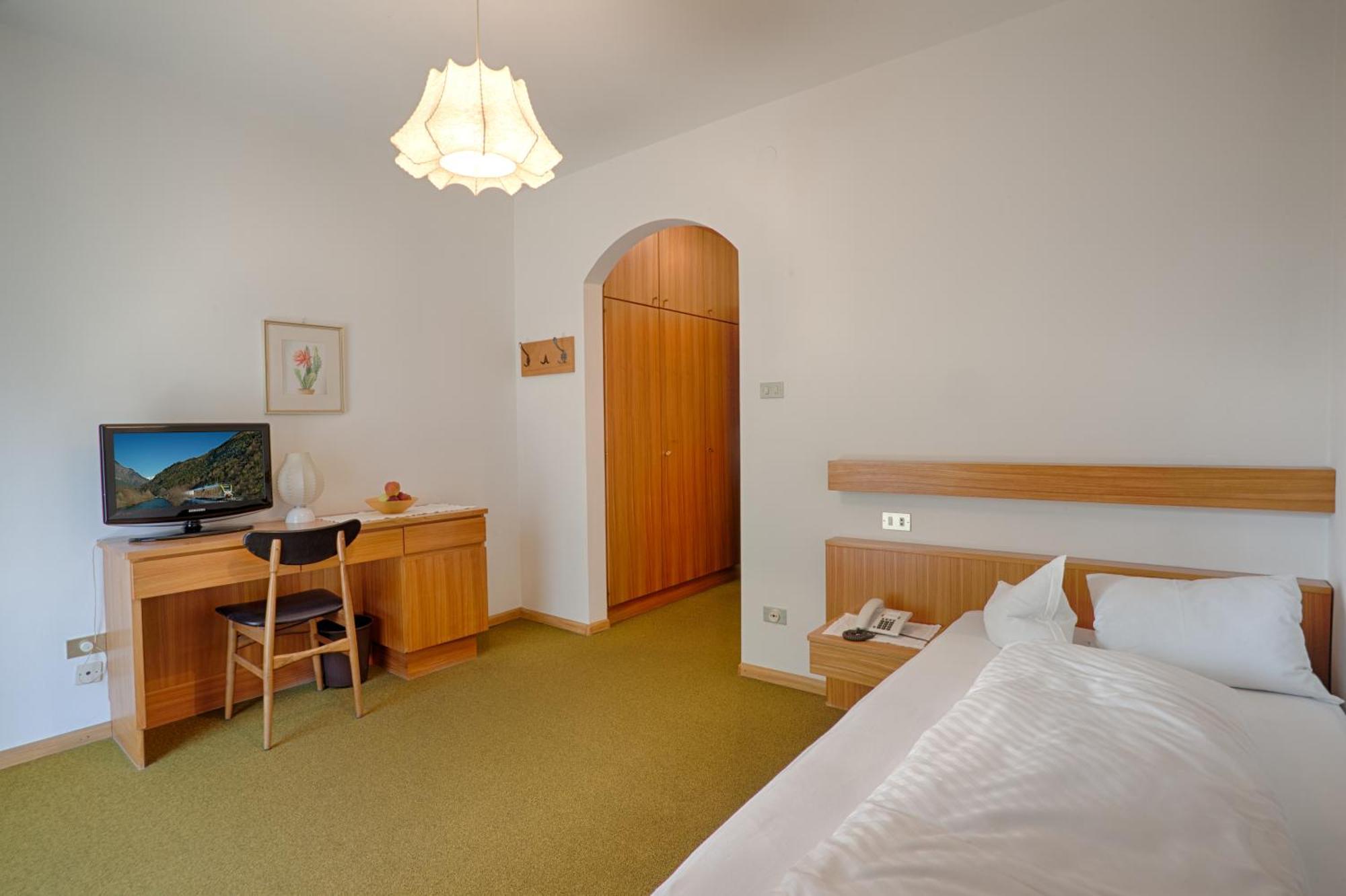 Single Room Balcony,42083020:JPEG