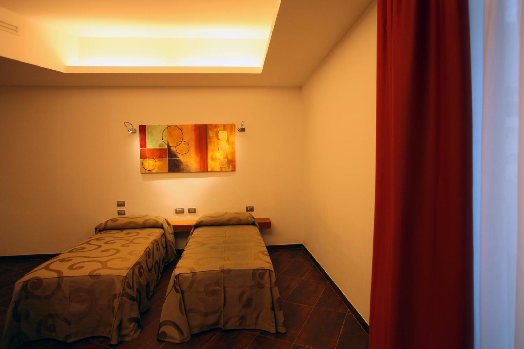 2 Doppelzimmer mit Verbindungstür