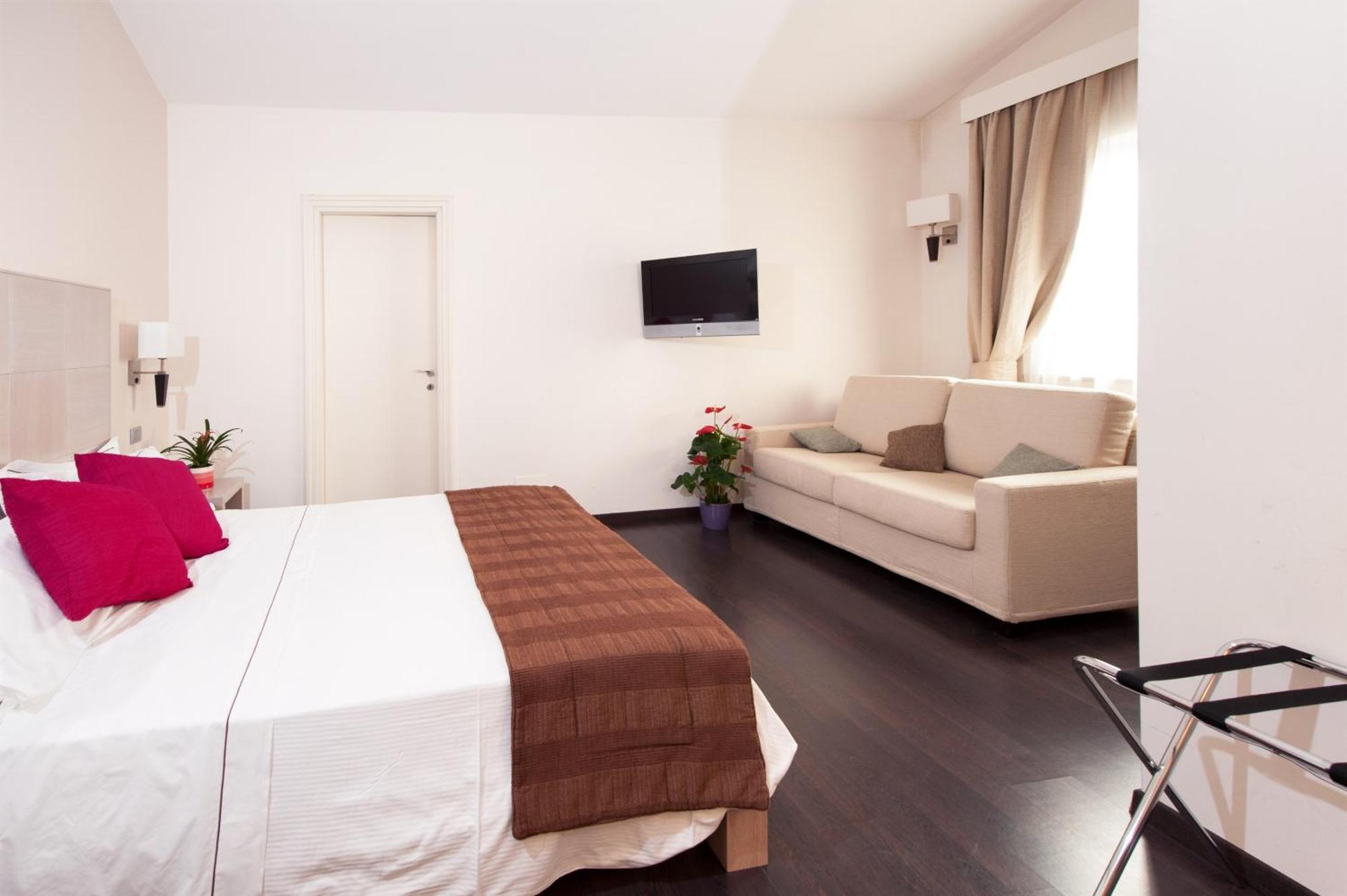 Junior Suite,691073010:JPEG