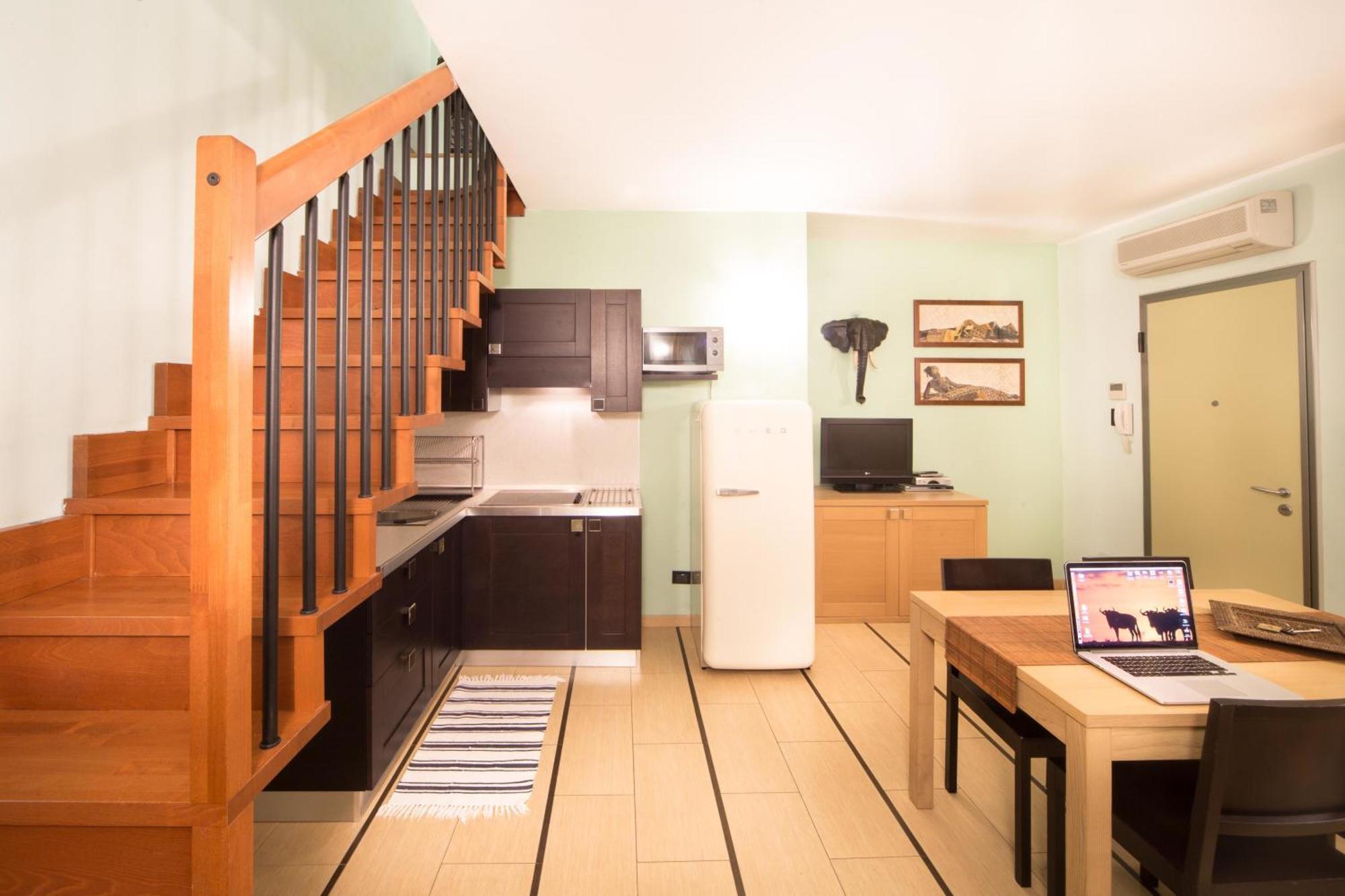 One-Bedroom Apartment Balcony Split Level,693006780:JPEG
