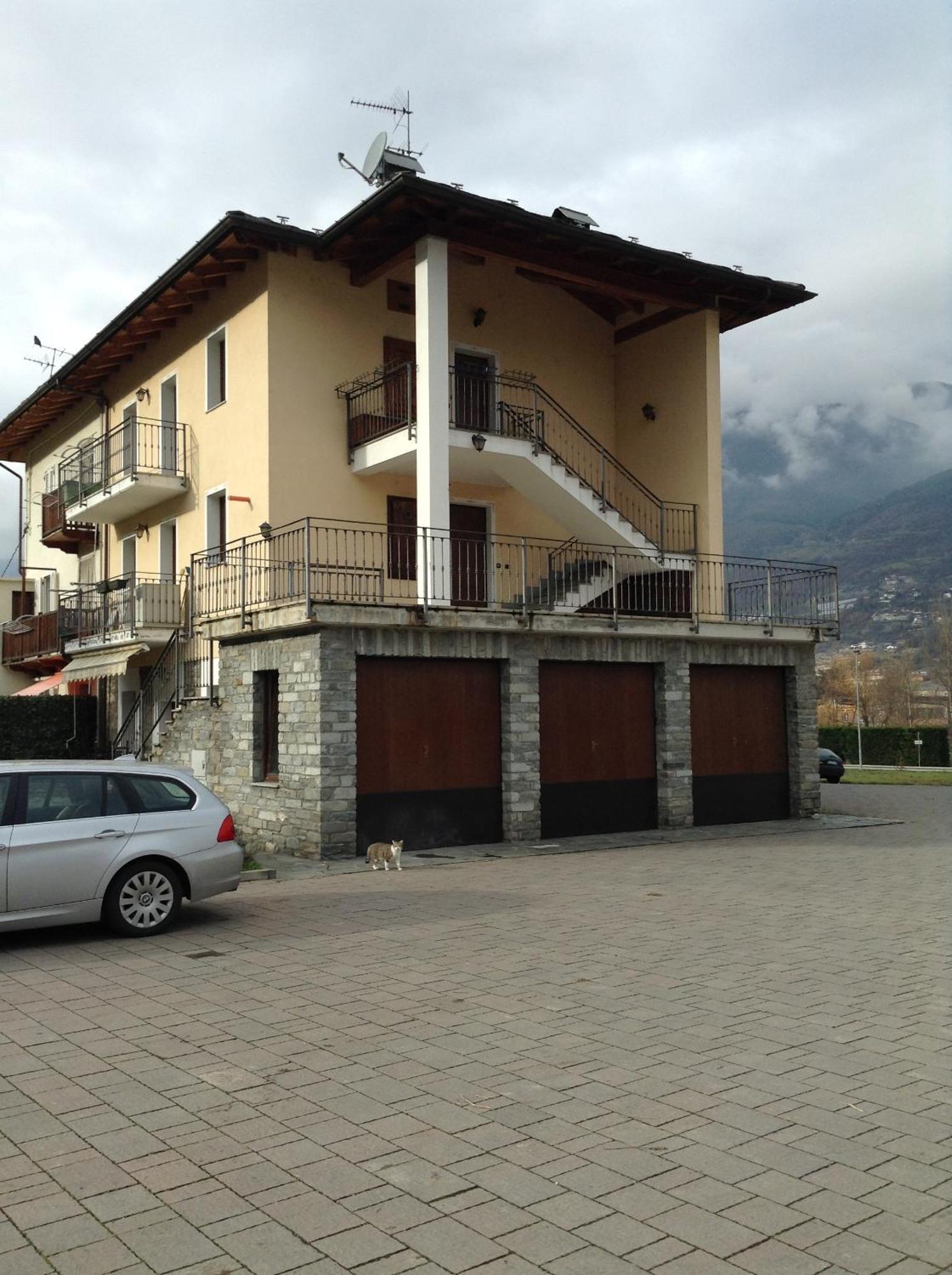 Three-Bedroom Apartment Separate Building,693583557:JPEG
