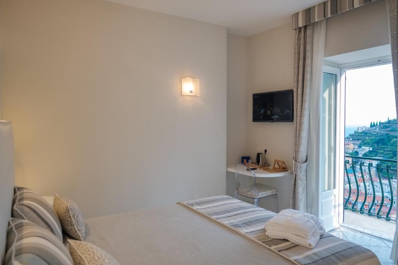 Double Room with Sea View,694614819:JPEG