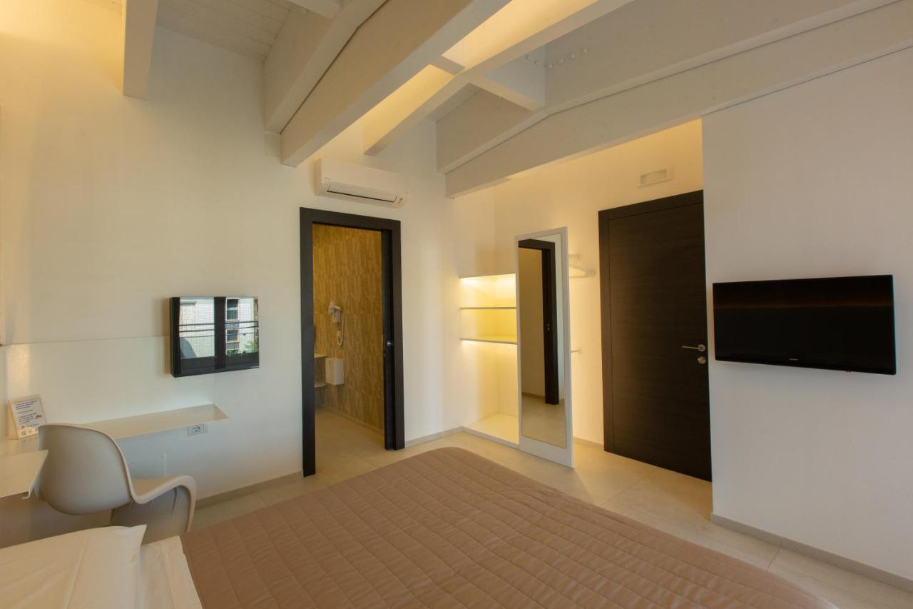 Double Room,806063895:JPEG