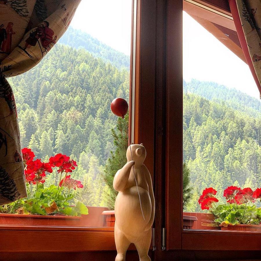 Suite,1232513984:JPEG