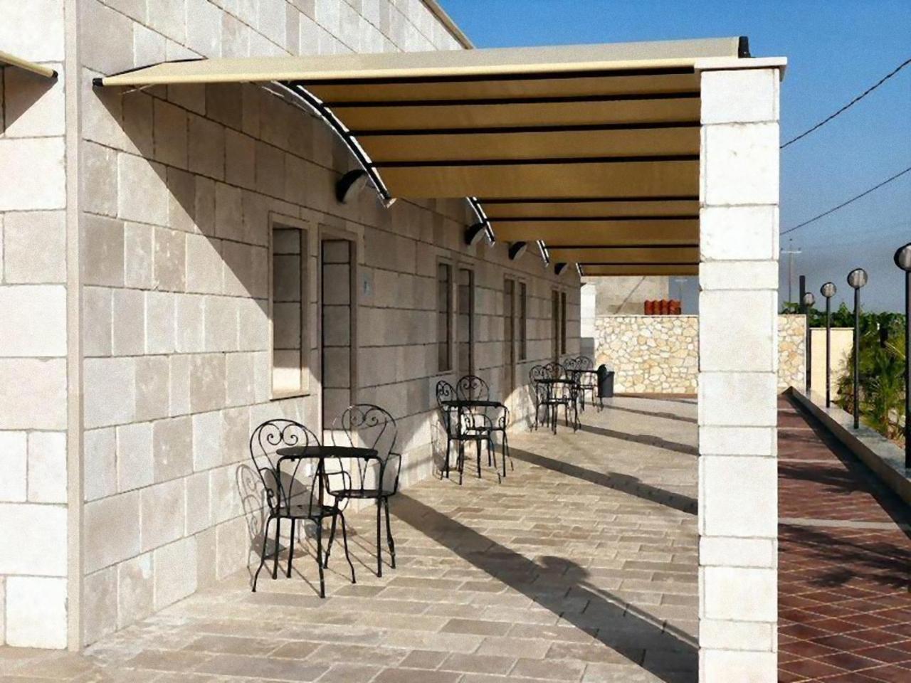 One-Bedroom Apartment,696582177:JPEG