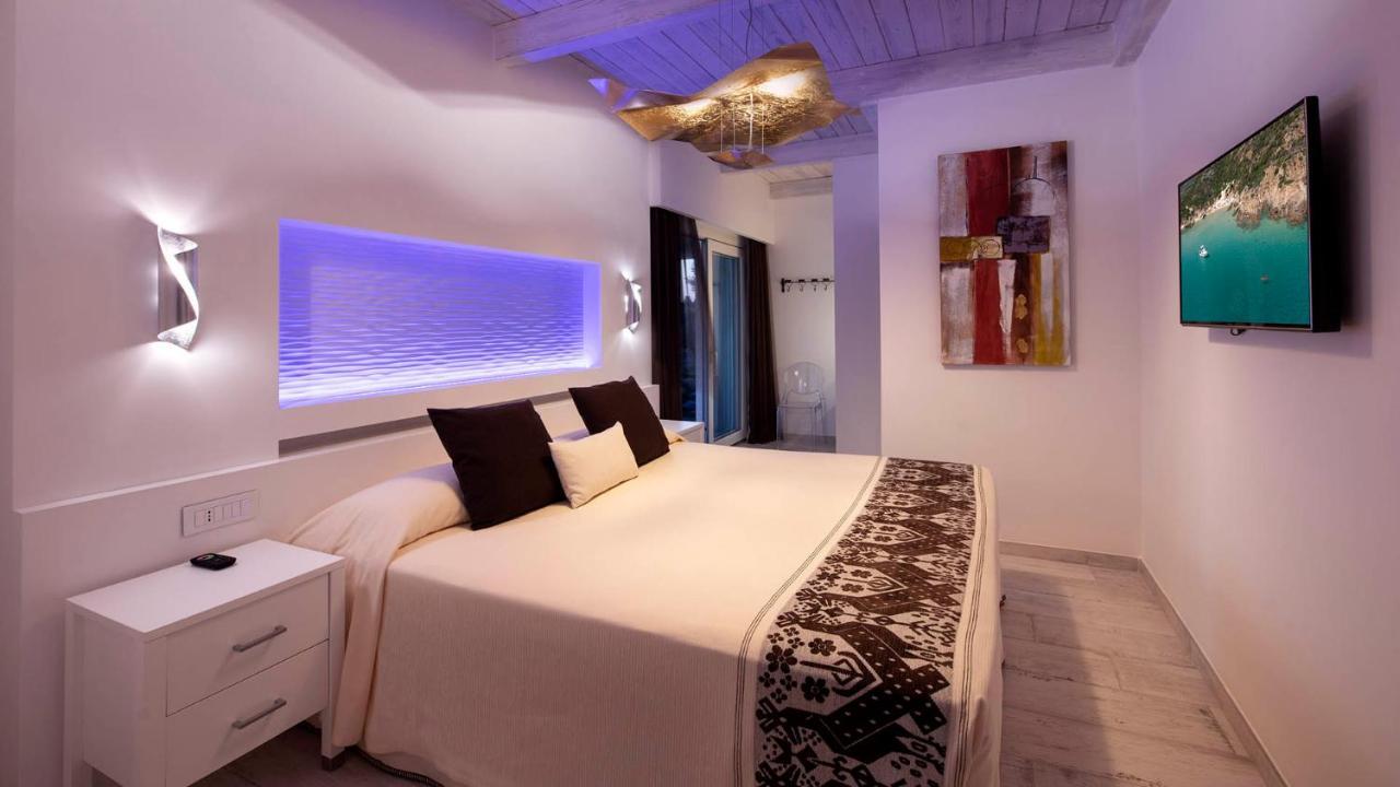 Double Room with Spa Bath,1571385269:JPEG