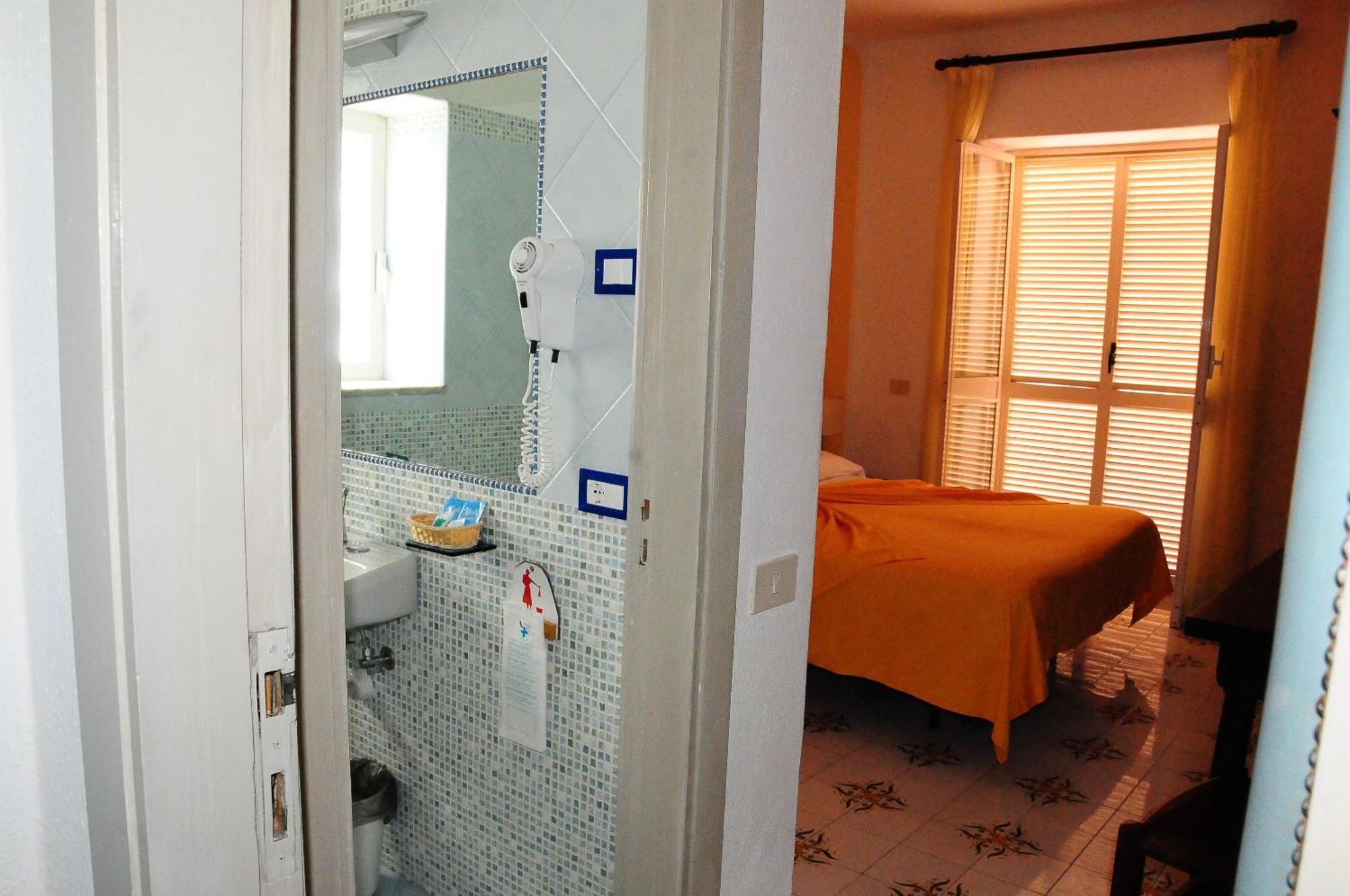 Double Room,1698863029:JPEG