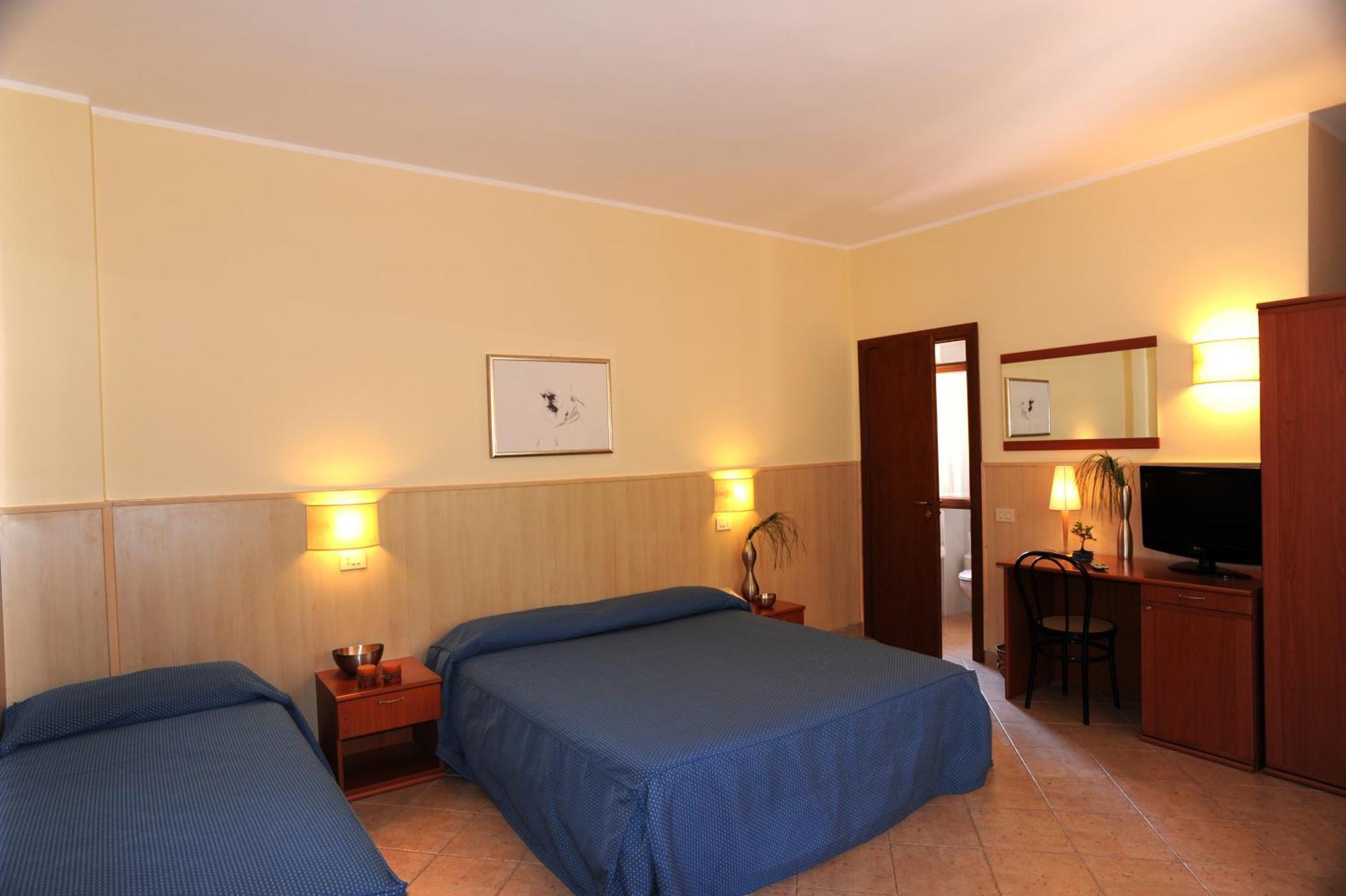 Triple Room,917098666:JPEG