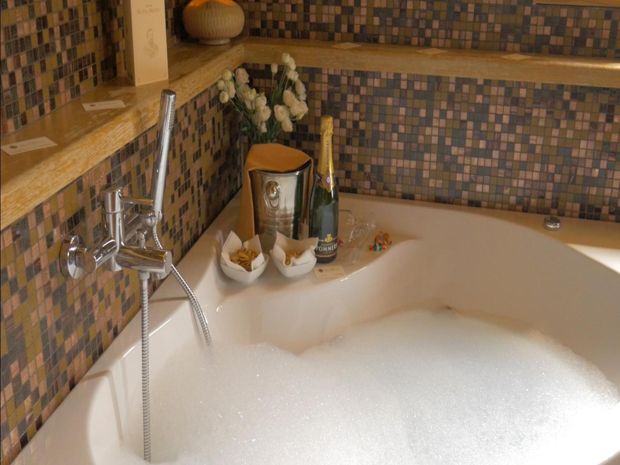 King Suite with Spa Bath