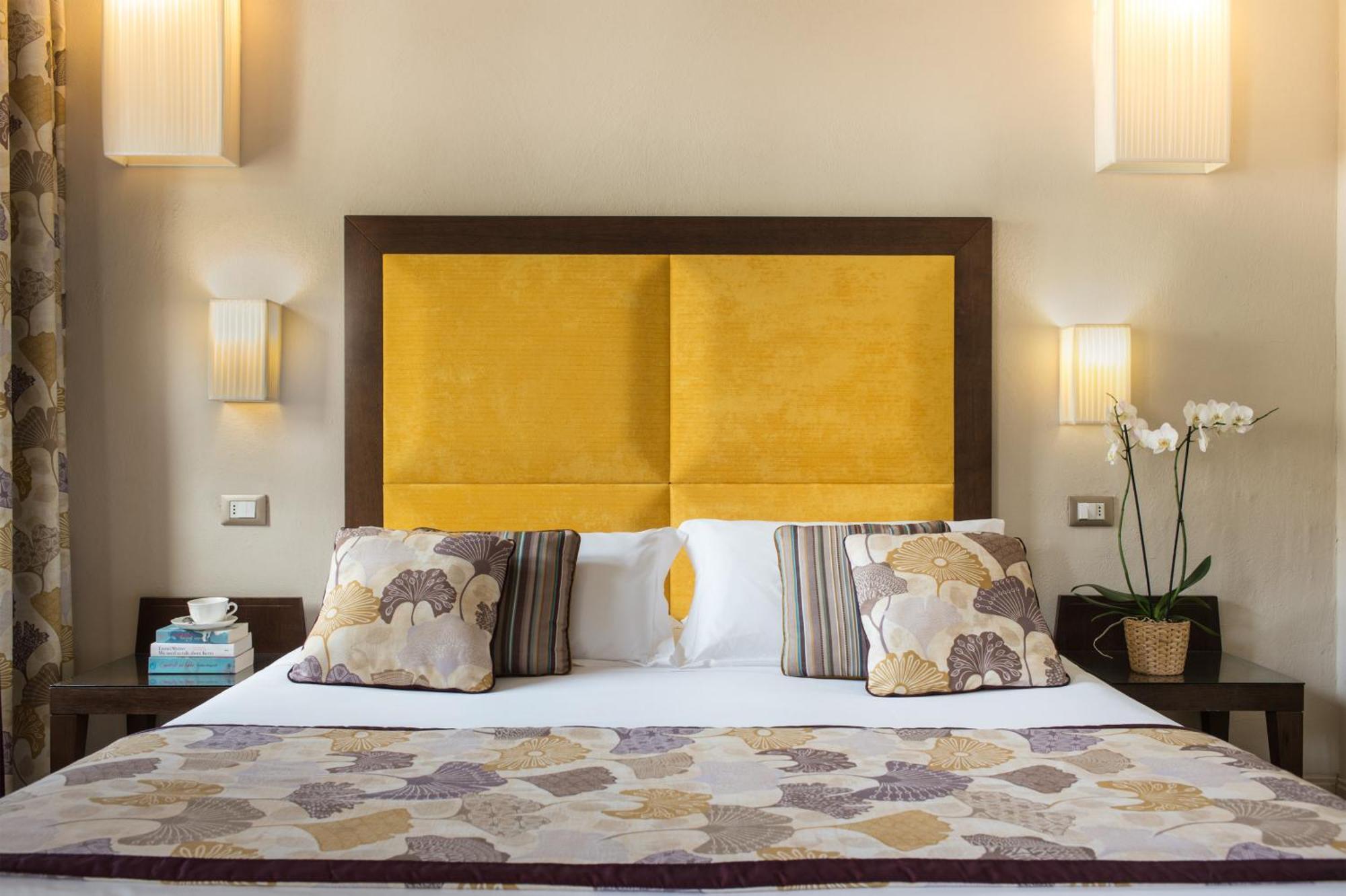 Double or Twin Room,705376540:JPEG