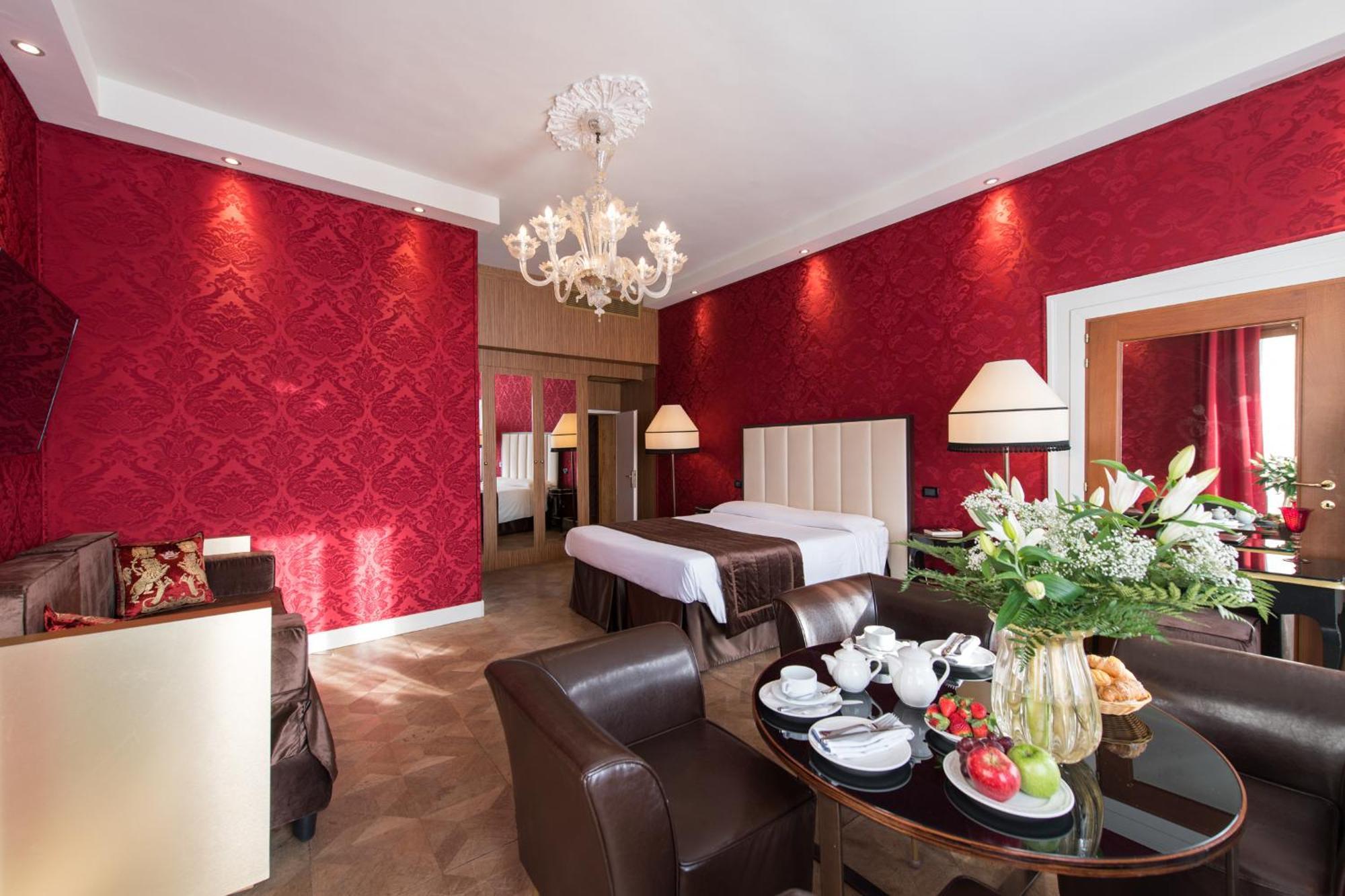 Junior Suite with Gran Canal View