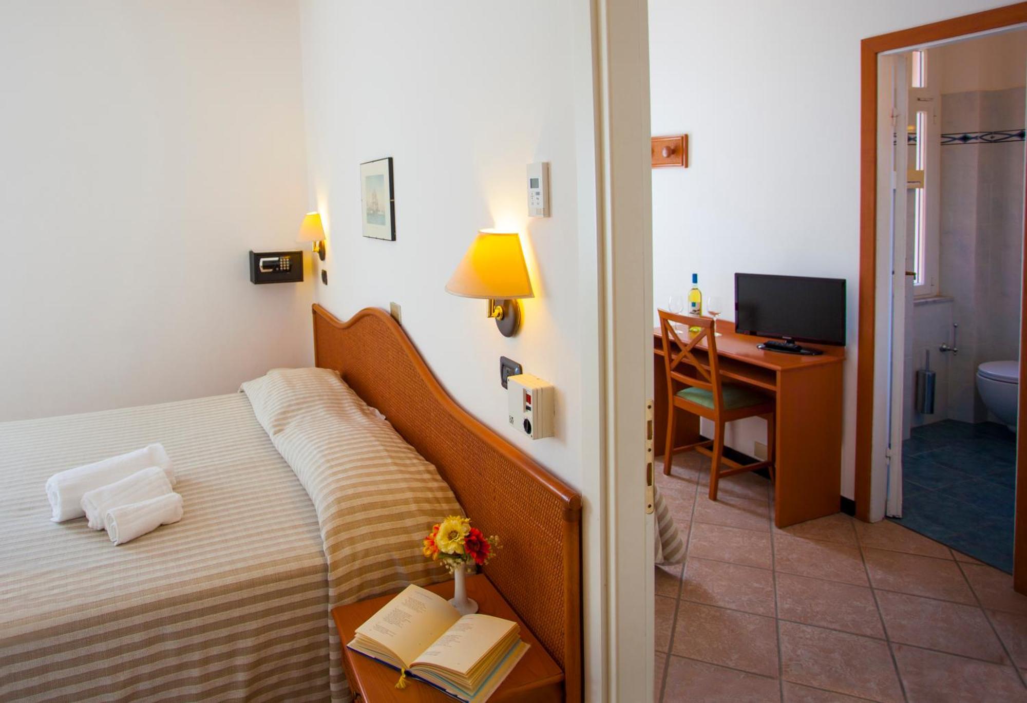 Deluxe Junior Suite,228570716:JPEG