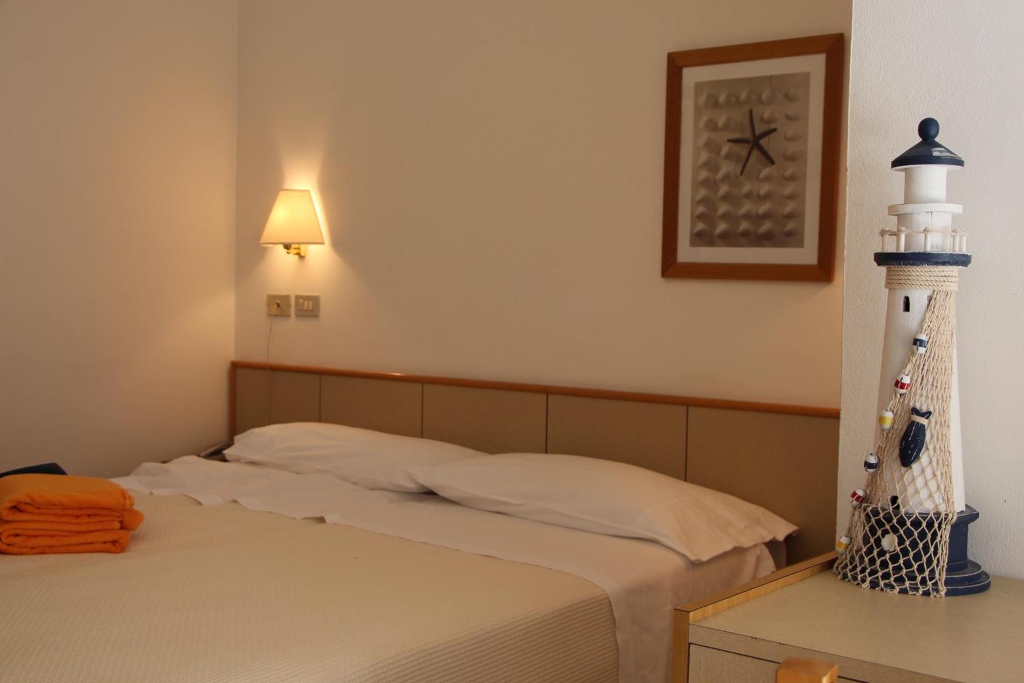 Double or Twin Room,507469809:JPEG