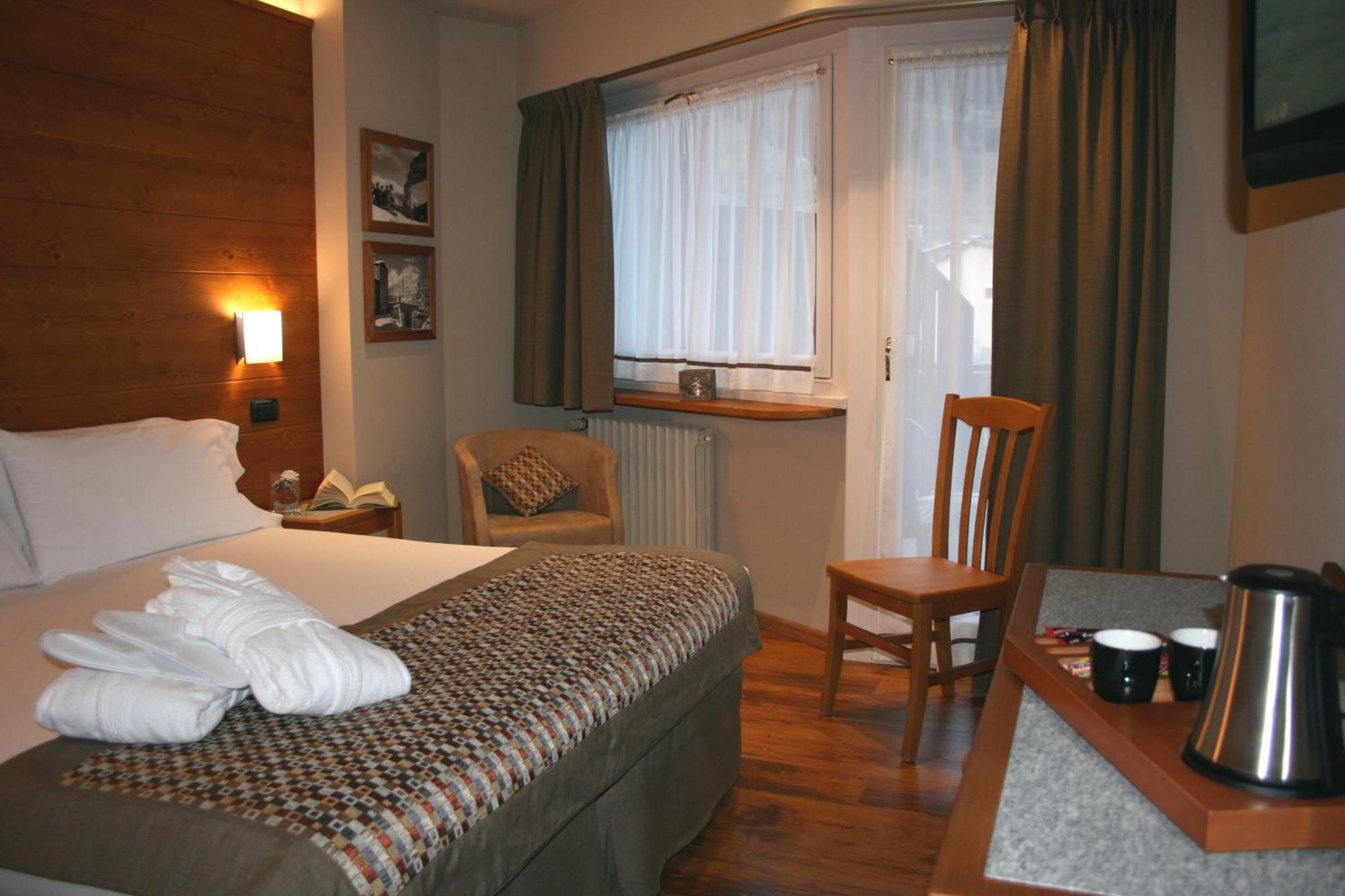 Superior Double or Twin Room,219478700:JPEG