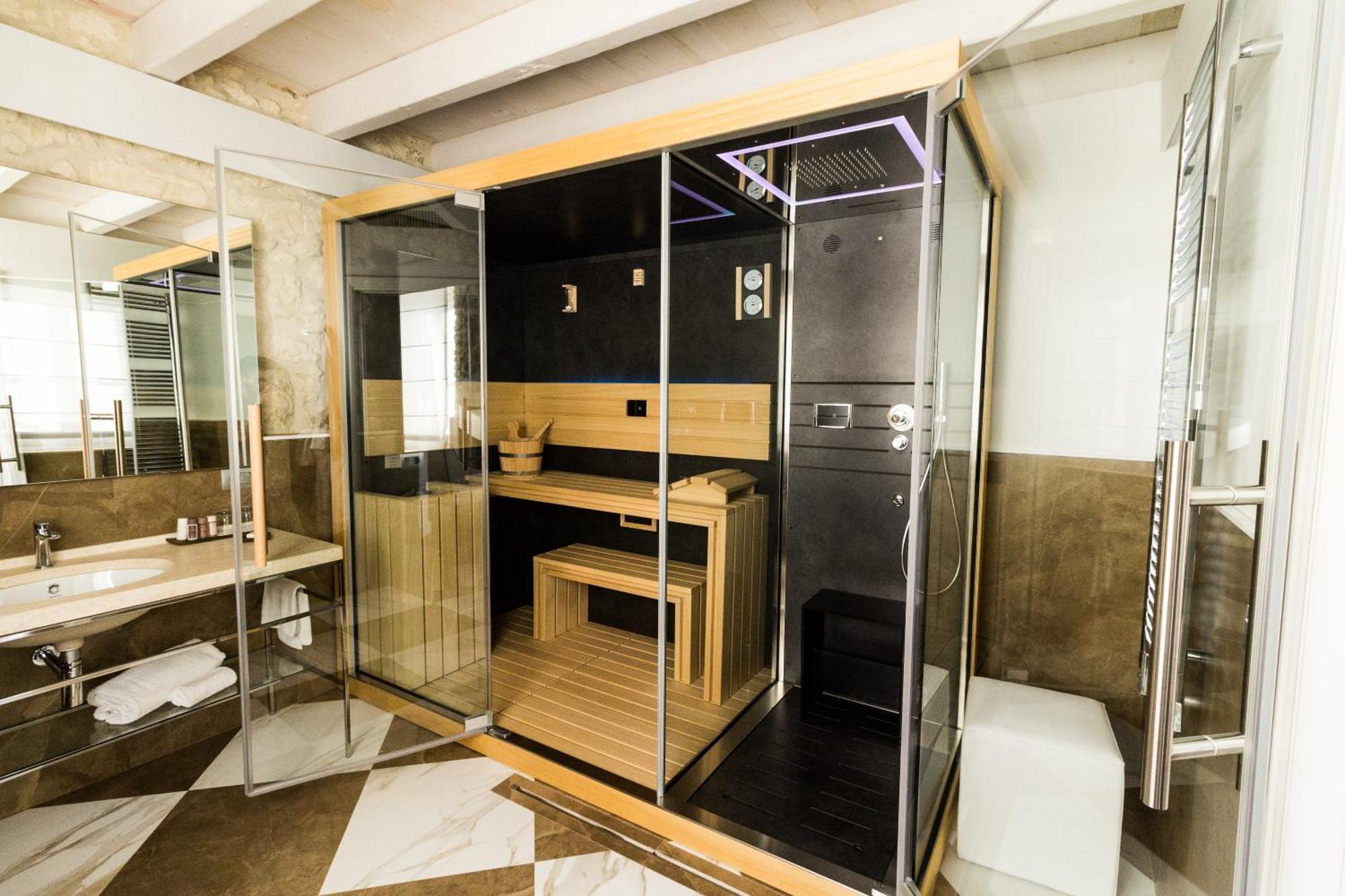 Executive Suite - Split-level