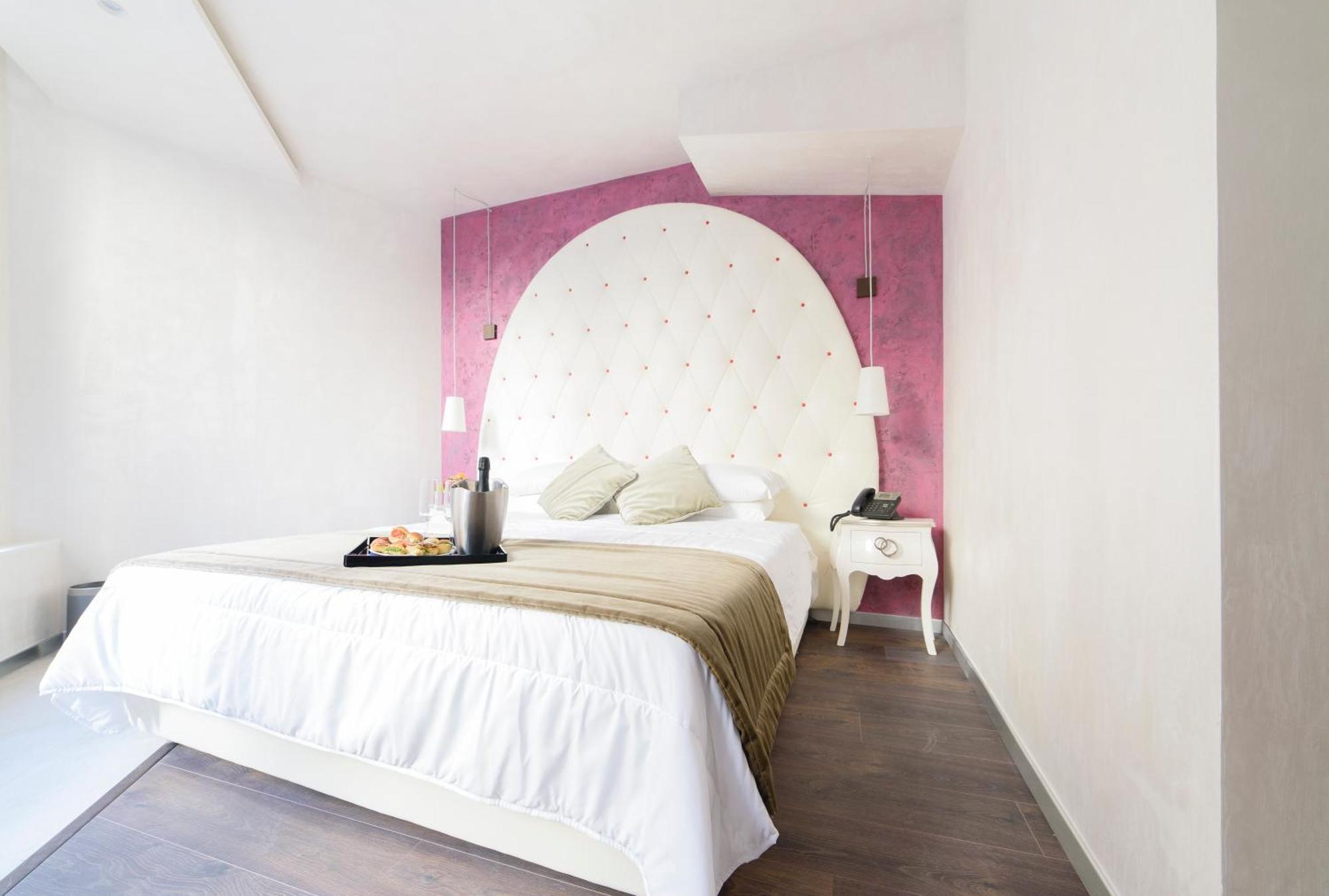 Deluxe Junior Suite,713117596:JPEG