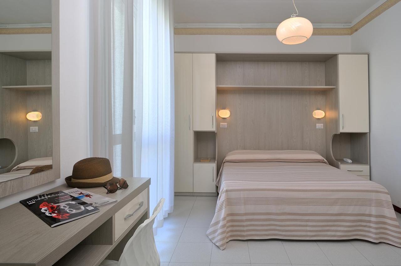 Double or Twin Room,446521590:JPEG