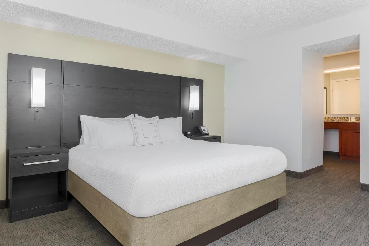 Double or Twin Room with Mountain View
