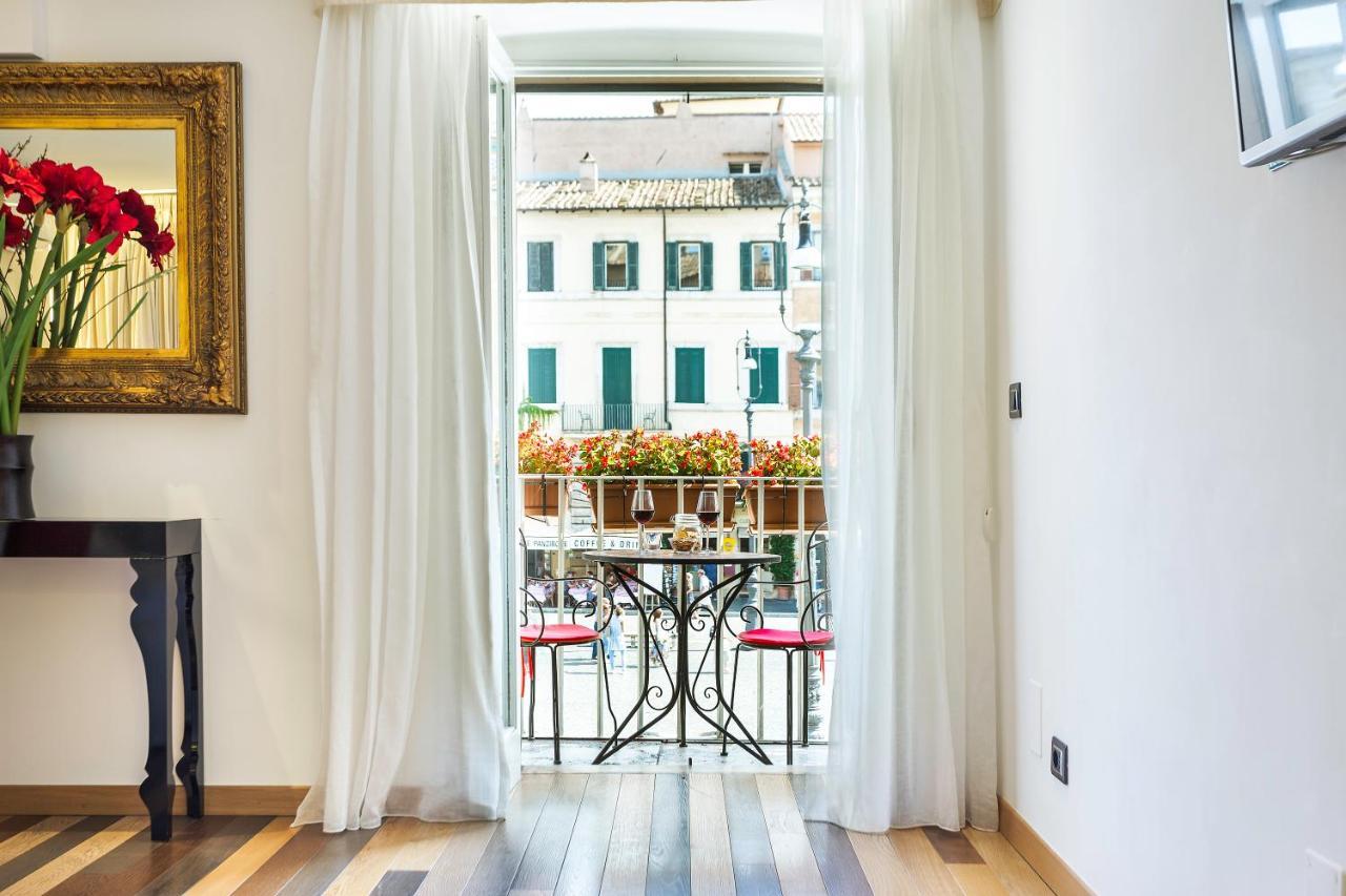 Suite Balcony City View