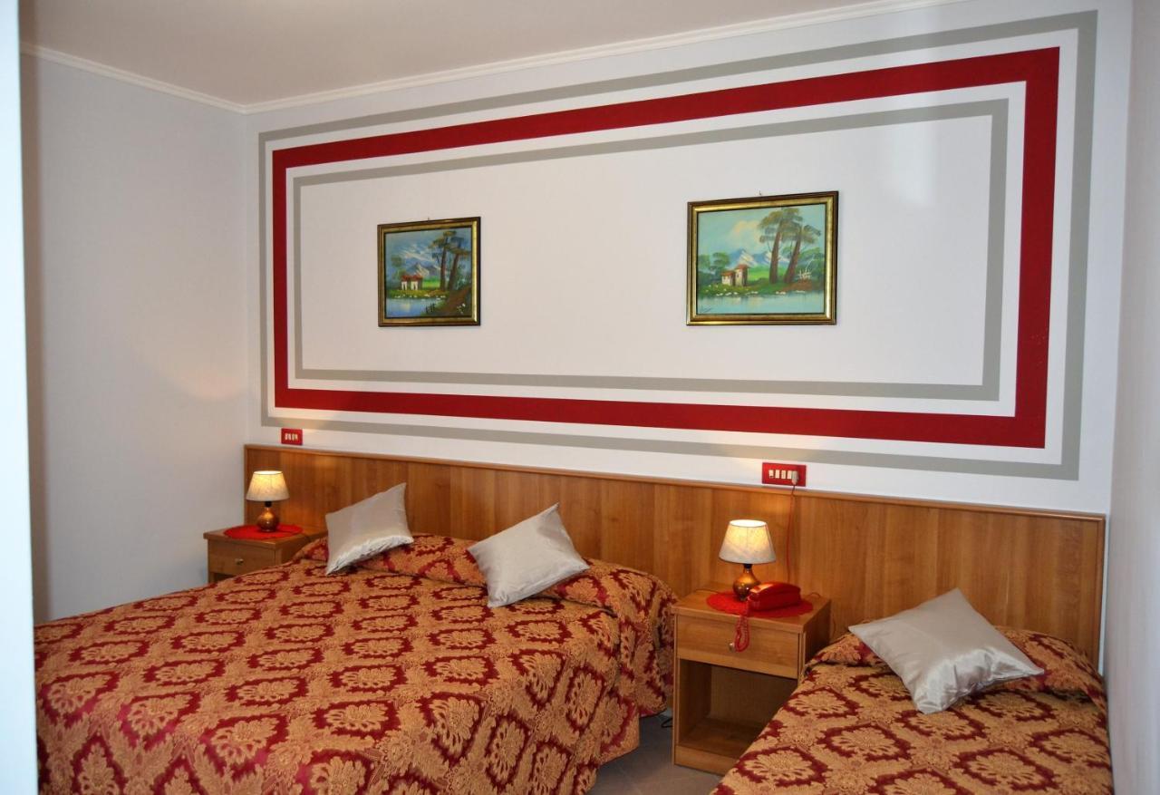 Triple Room,721509286:JPEG