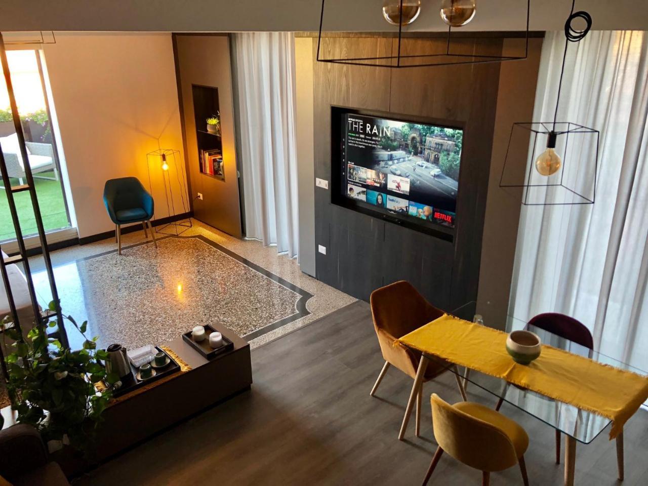 Apartment with Terrace,723460051:JPEG