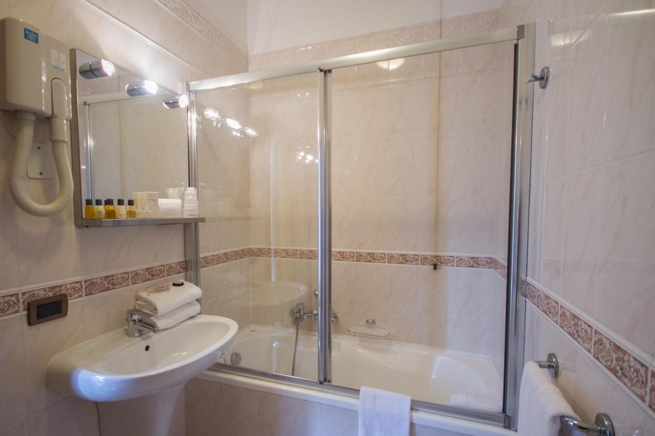 Superior Quadruple Room,736875901:JPEG