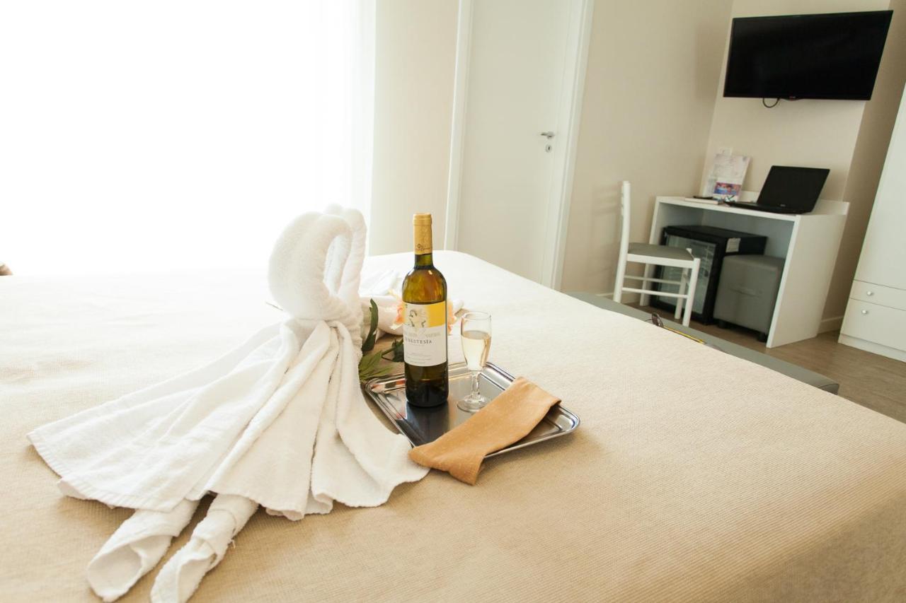 Double Room with Spa Access,743959240:JPEG