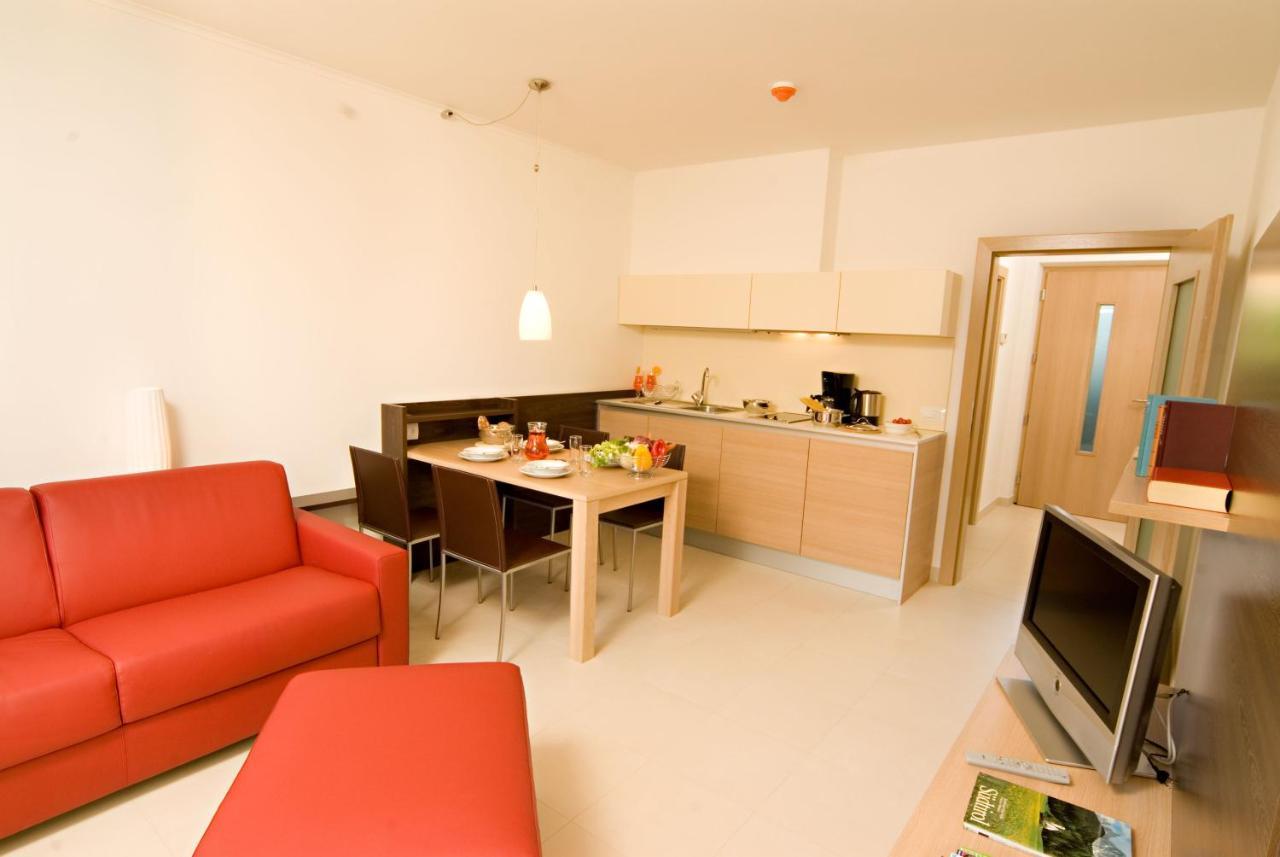 2 Room Apartment,997965216:JPEG
