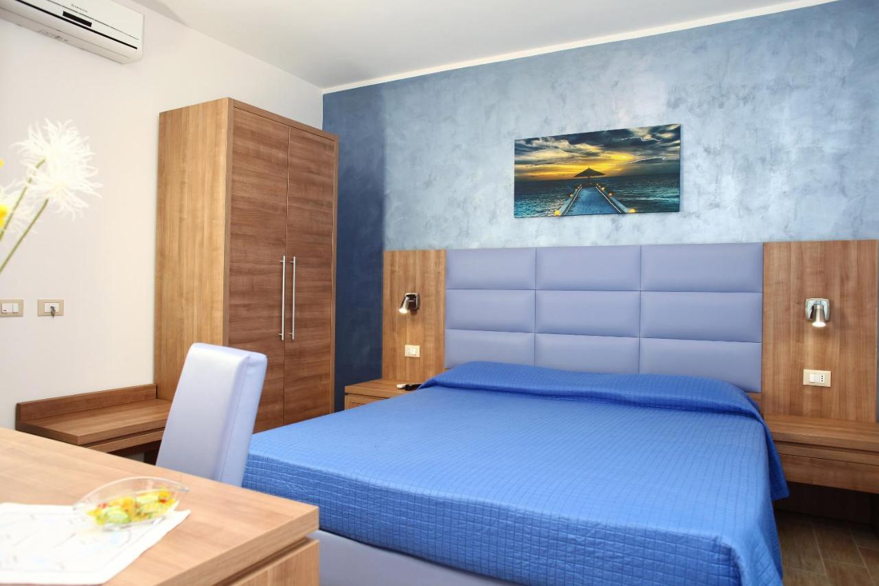 Standard Double Room,747074441:JPEG