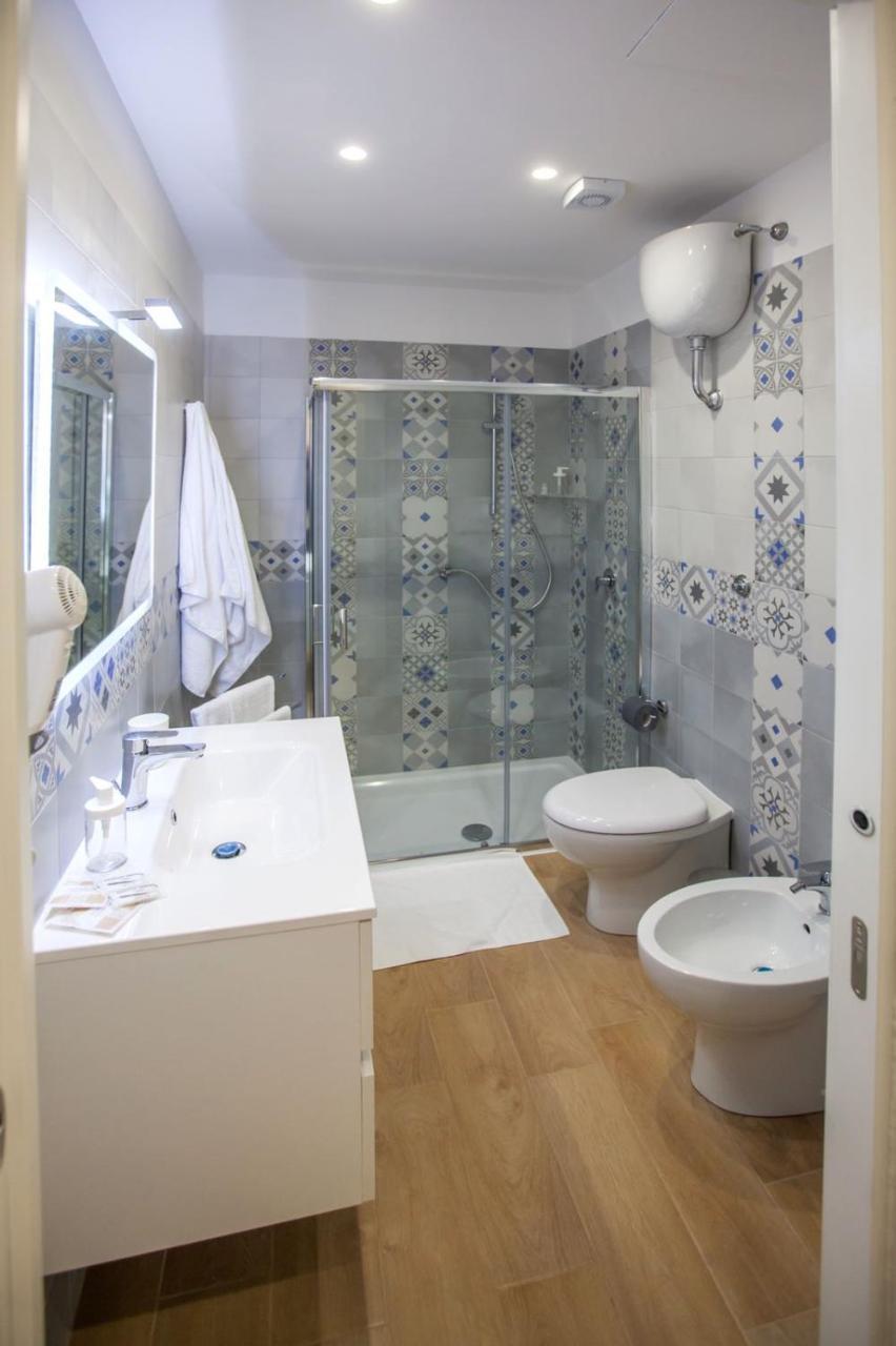 Pokój Dwuosobowy typu Deluxe z balkonem