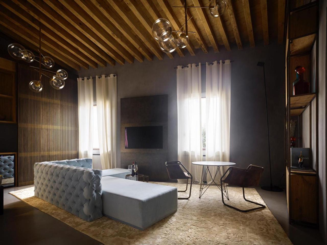 Apartament dwupoziomowy typu Suite