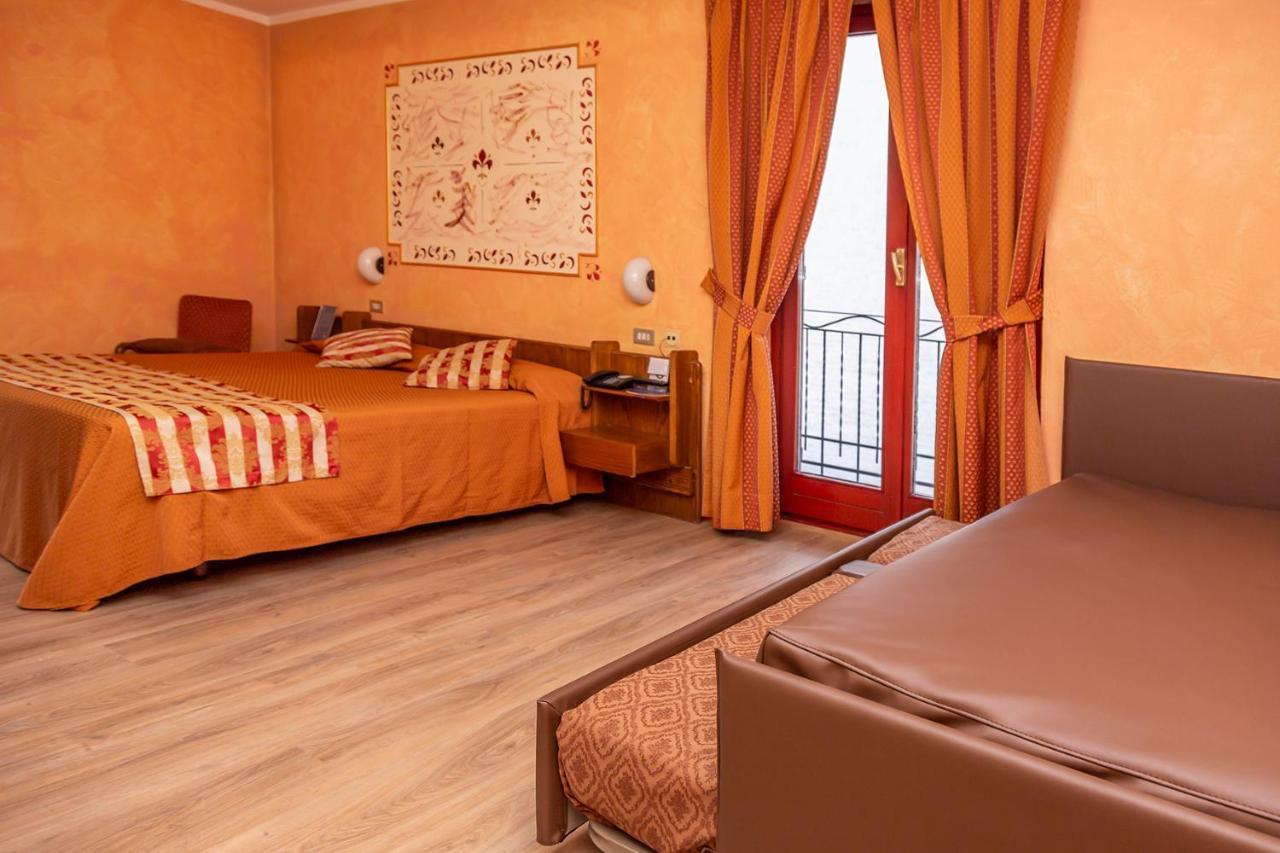 Standard Quadruple Room,1303908454:JPEG