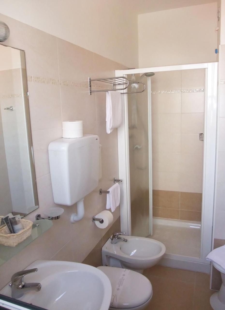 Deluxe Double Room,754747234:JPEG