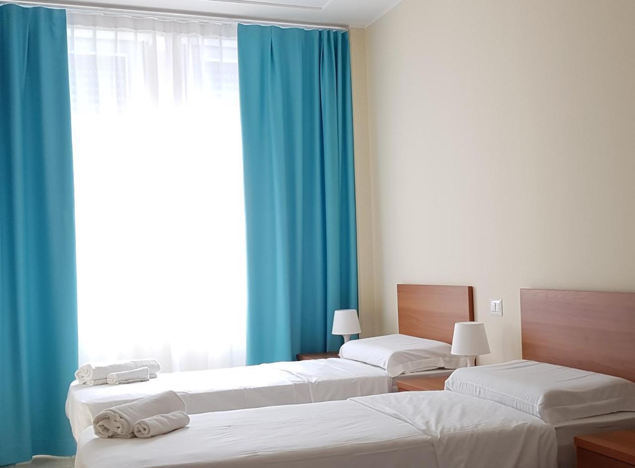 Doppel- oder Zweibettzimmer