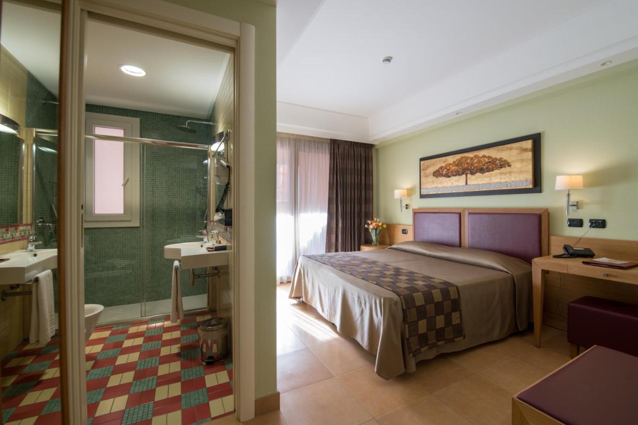 Standard Double or Twin Room,990326209:JPEG