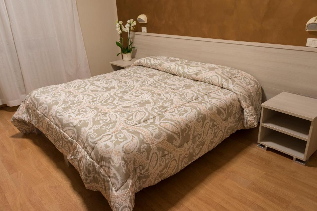 Double Room,761968696:JPEG