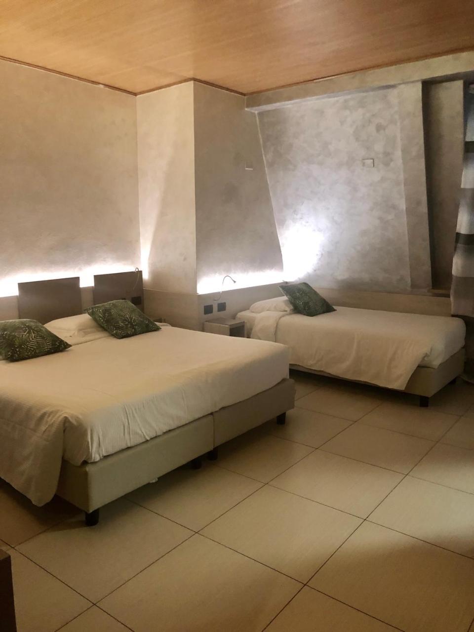 Triple Room,681424251:JPEG