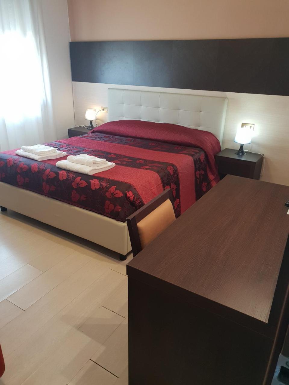 Twin Room,807866982:JPEG