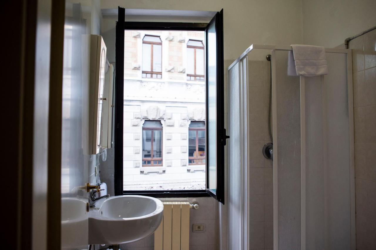 Single Room,943191175:JPEG