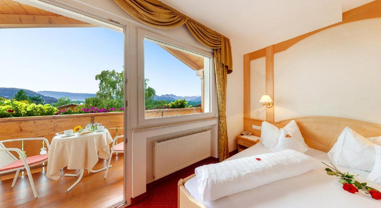 Doppelzimmer mit Balkon