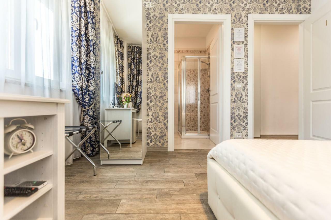 Deluxe Room,779231475:JPEG