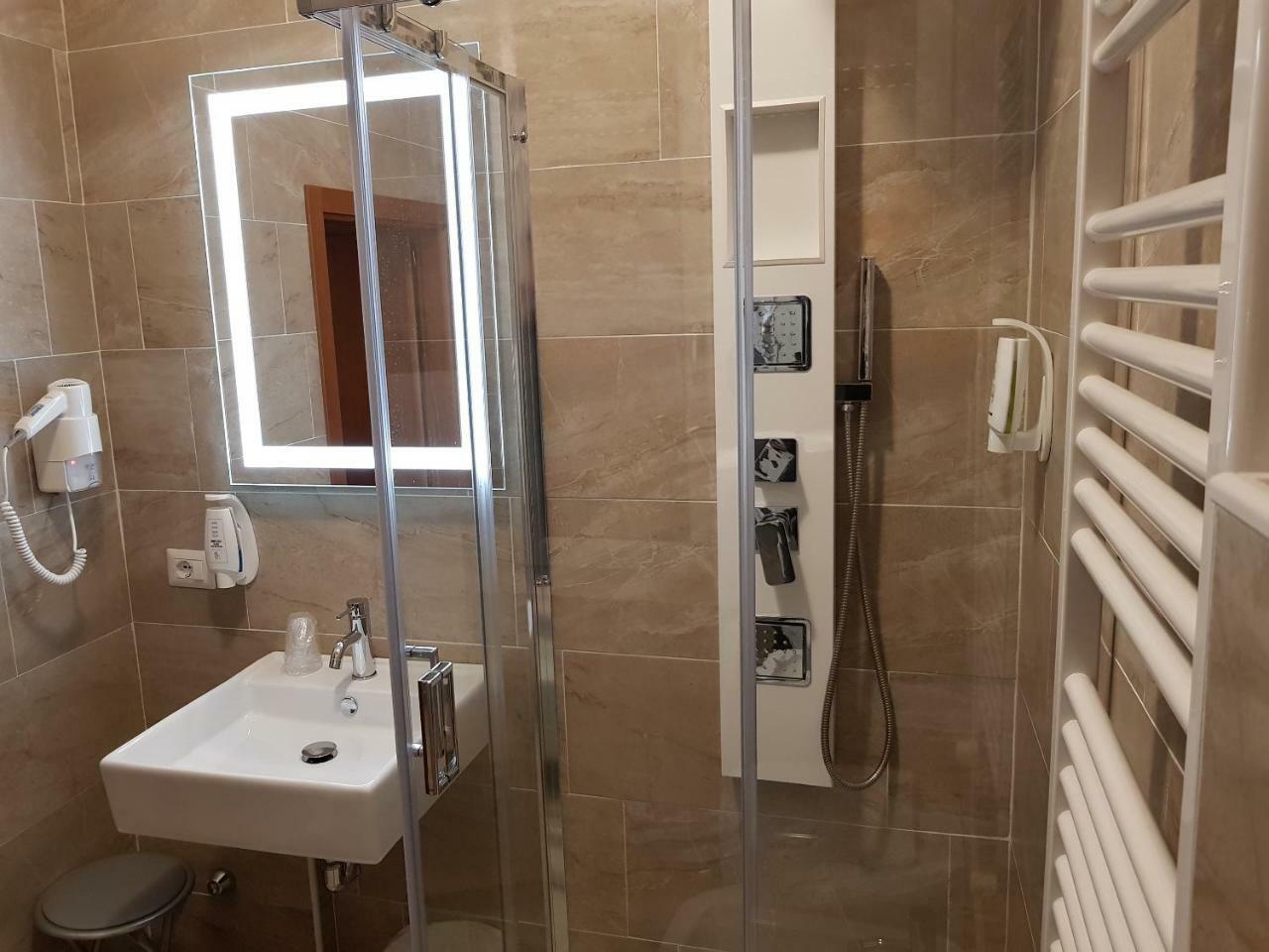 Triple Room,779594652:JPEG