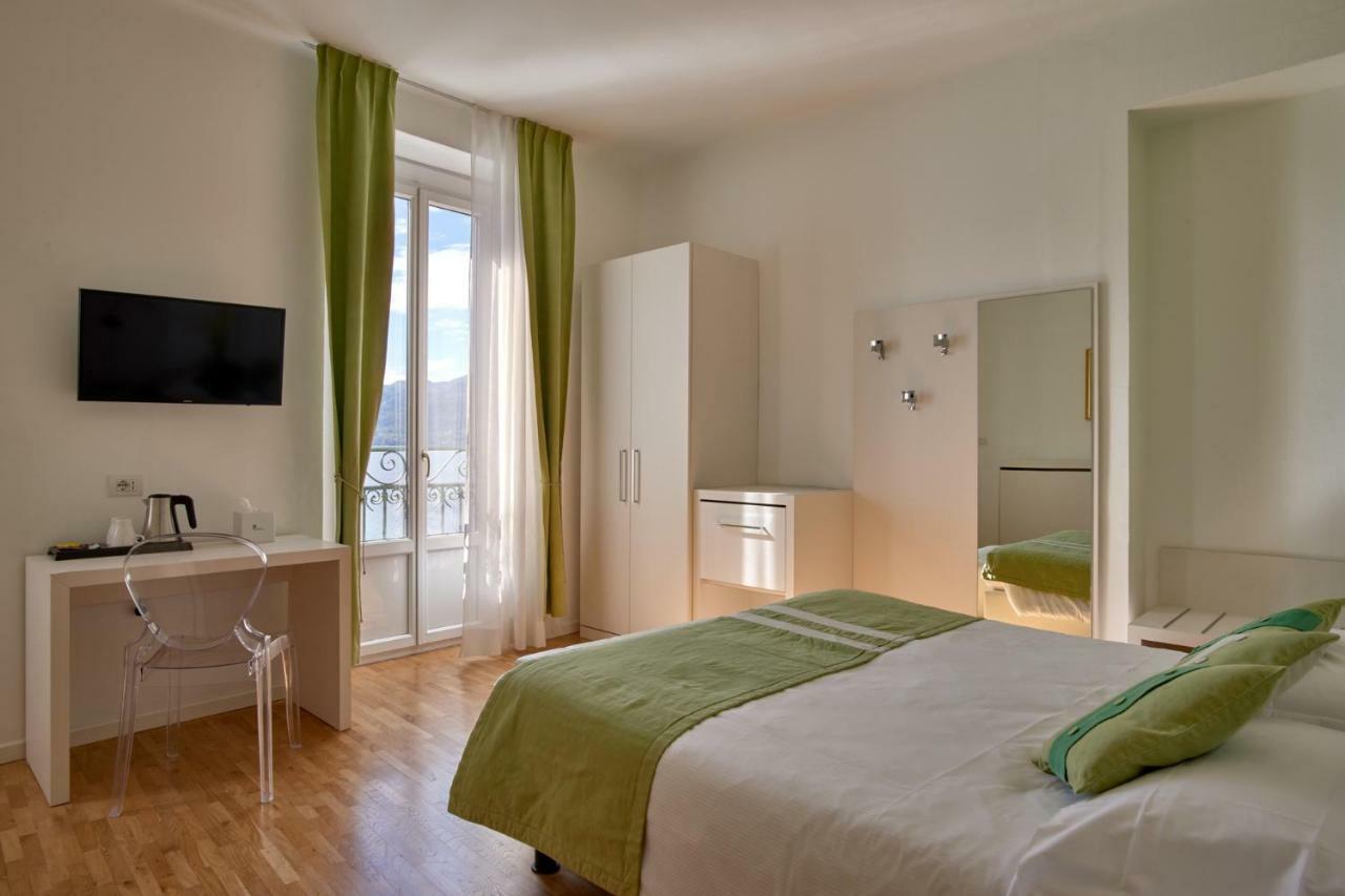 Double or Twin room with Lake view no Balcony