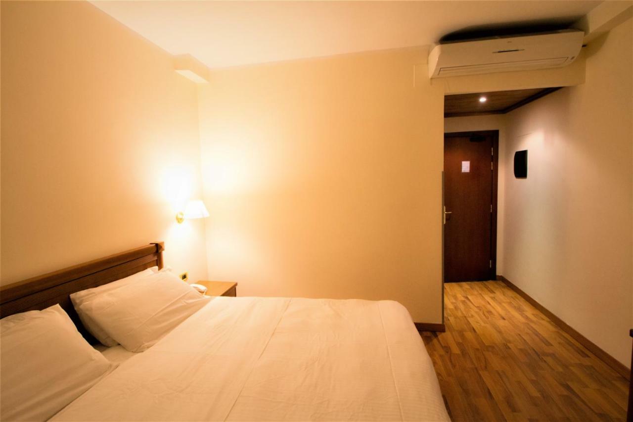 Deluxe Room,786118980:JPEG