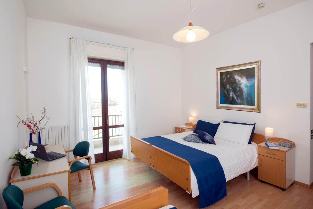 Triple Room,788657850:JPEG