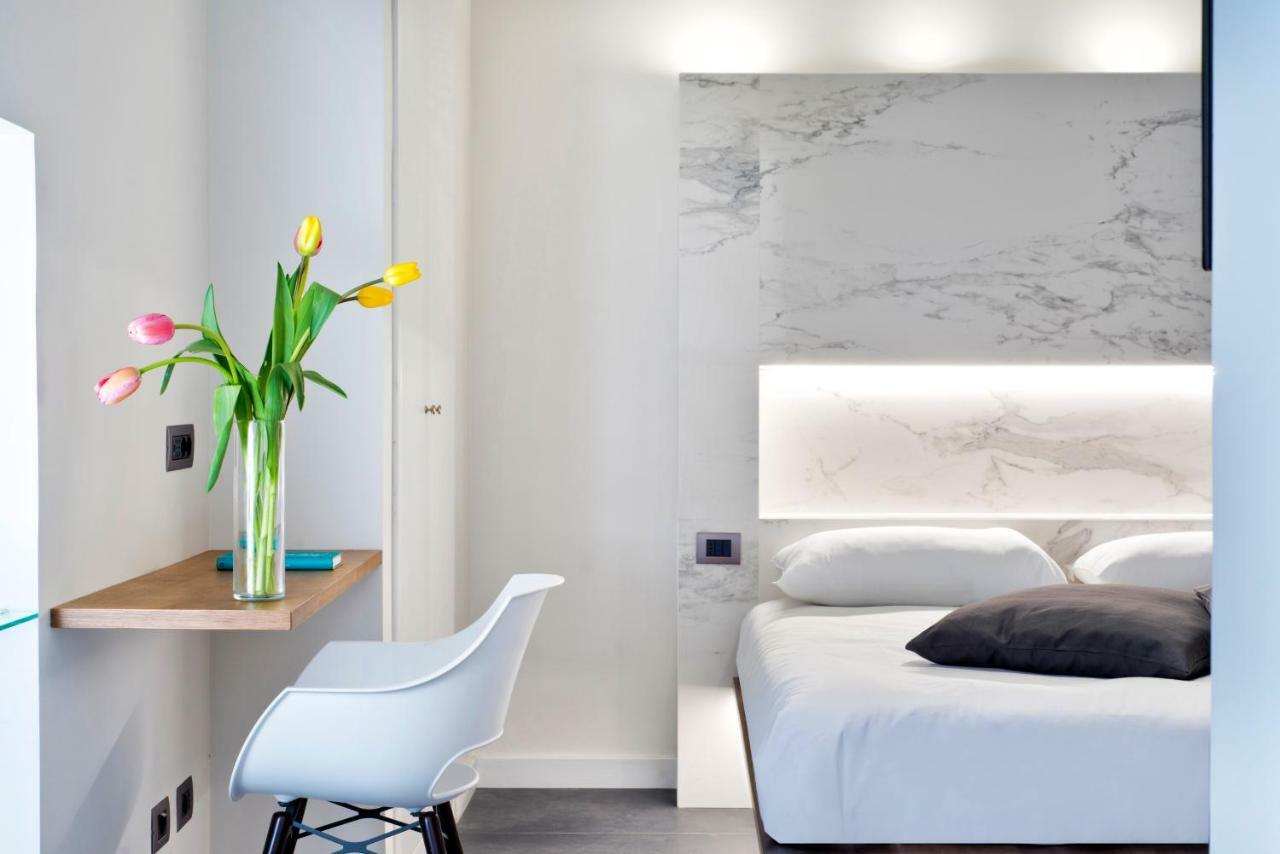 Deluxe Double Room with Balcony and Sea View,788667624:JPEG