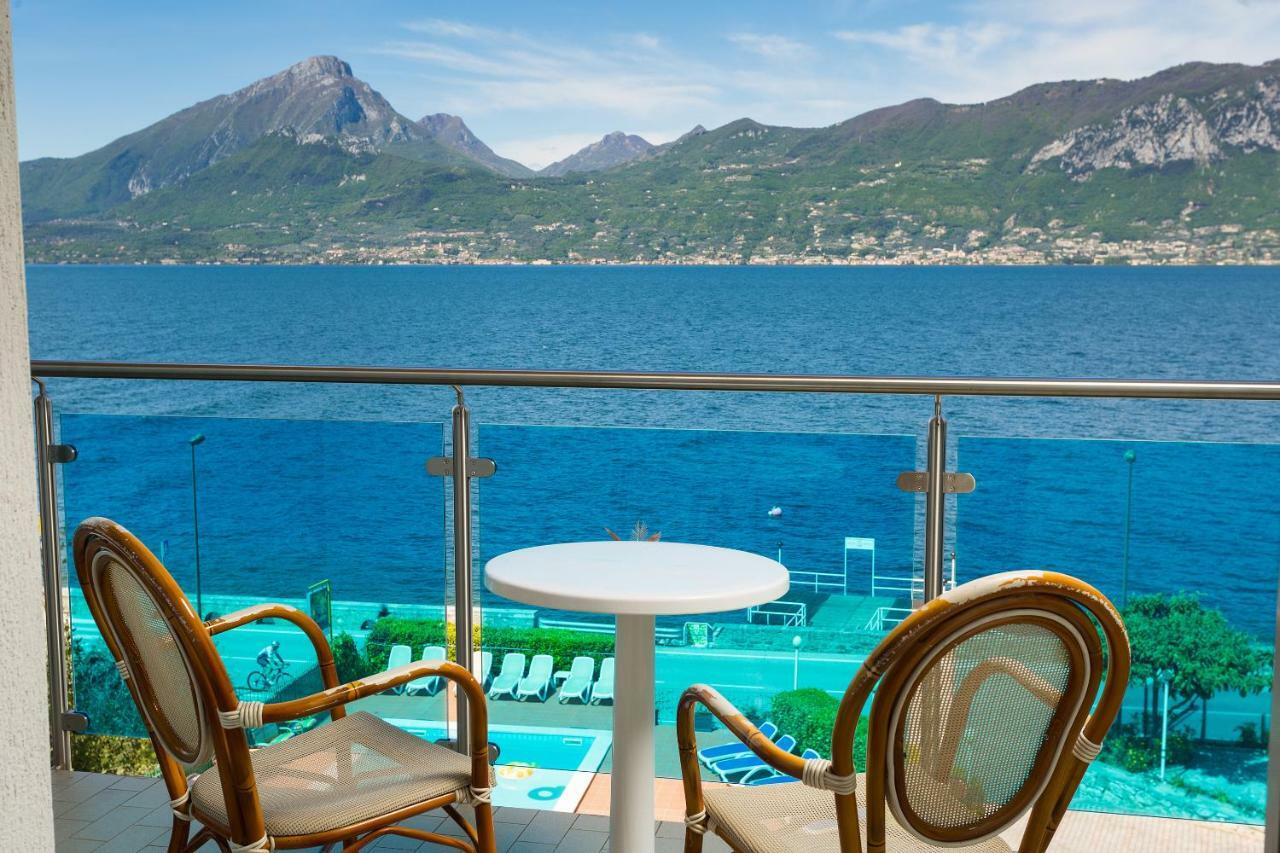 Double or Twin Room Balcony Lake View