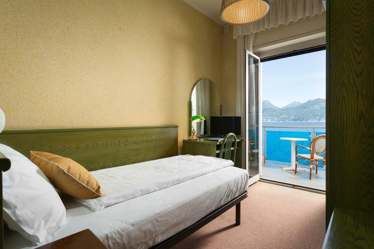Single Room Balcony Lake View