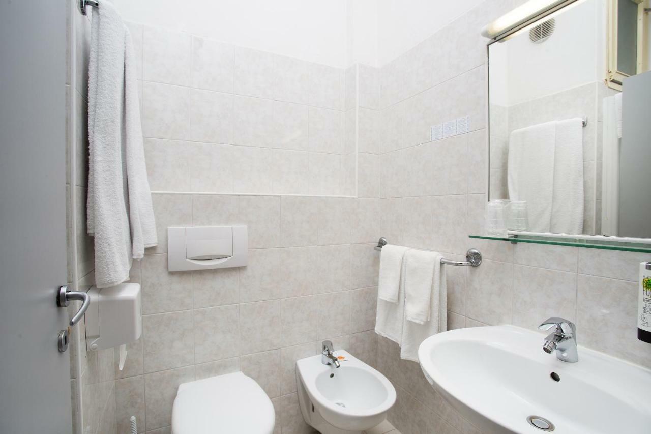 Double or Twin Room Balcony Lake View